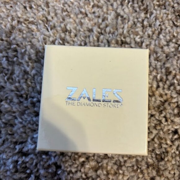 Garnet Necklace and Earrings in box - Picture 4 of 4